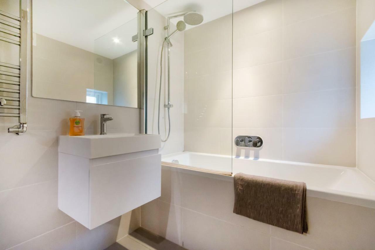 Luxurious Central Soho Apartment 런던 외부 사진